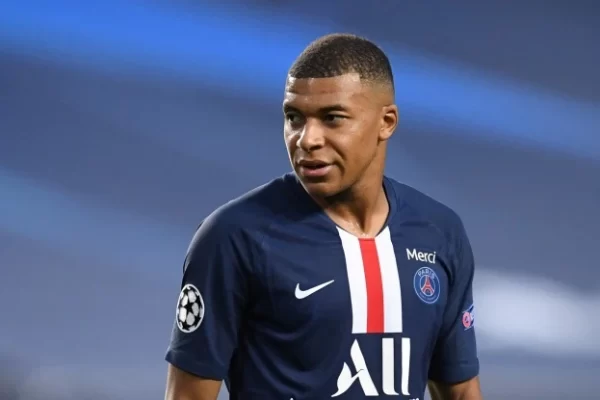 Media speculates Mbappe has lost good ties with his team-mates